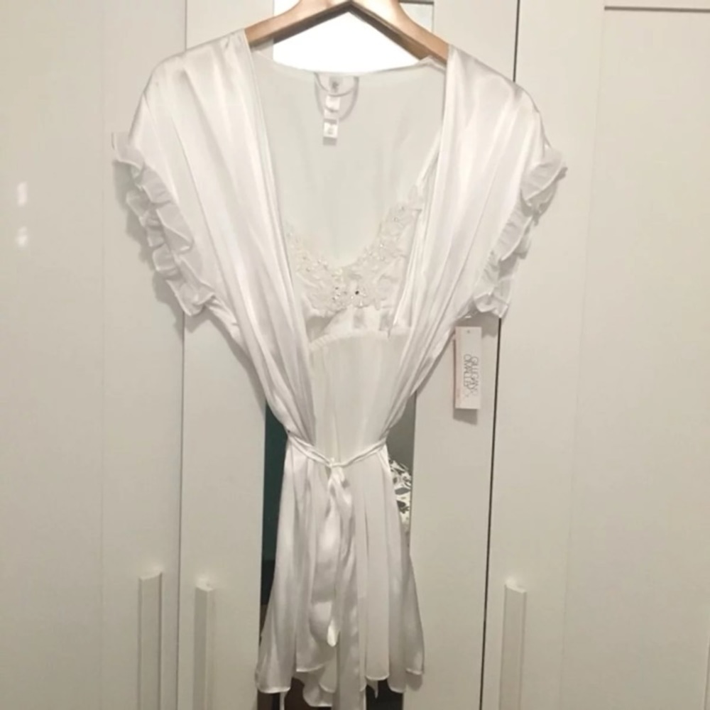 NWT Gillian & O’Malley Bridal Robe Set